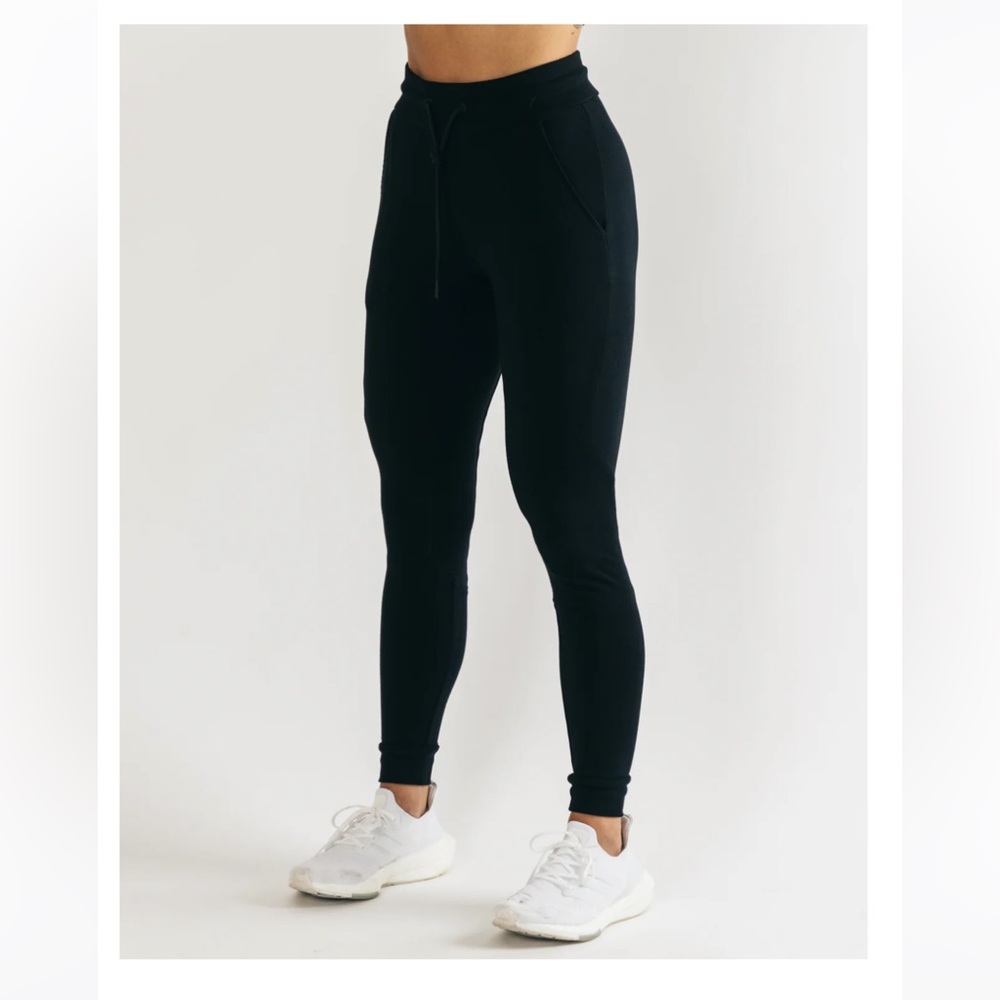 Alphalete Black identity joggers, Size Small